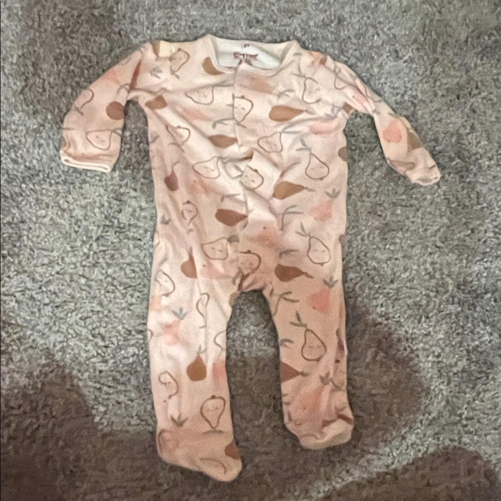 Magnetic onesie with pears